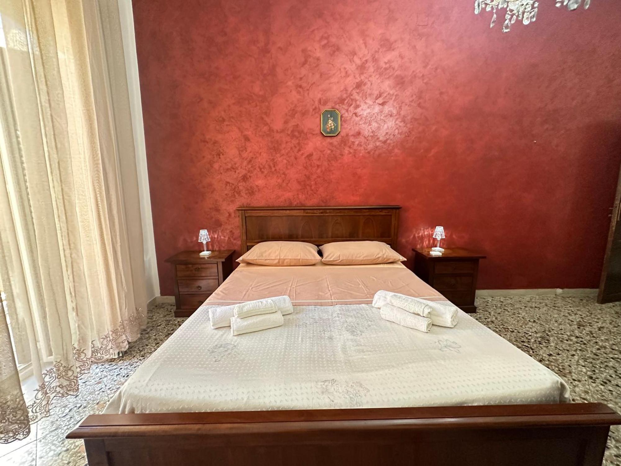 "La Piazza"Di Nino&Daniela Villa Capaci Eksteriør billede